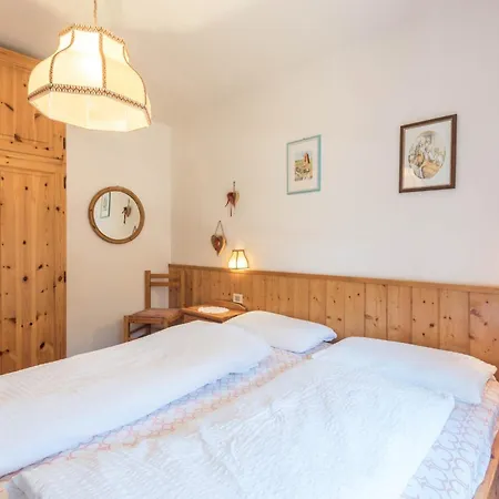 Casa Lorenz 3 Lägenhet Canazei