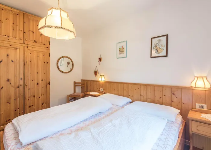 Casa Lorenz 3 Lägenhet Canazei